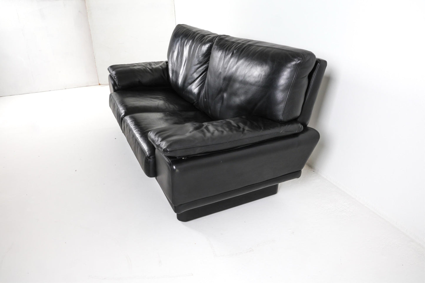 Black Leather Sofa Couch Postmodern Black Vintage Leather Postmodern Living Room Set Black Leather Sofa style of Roche Bobois Black Leather