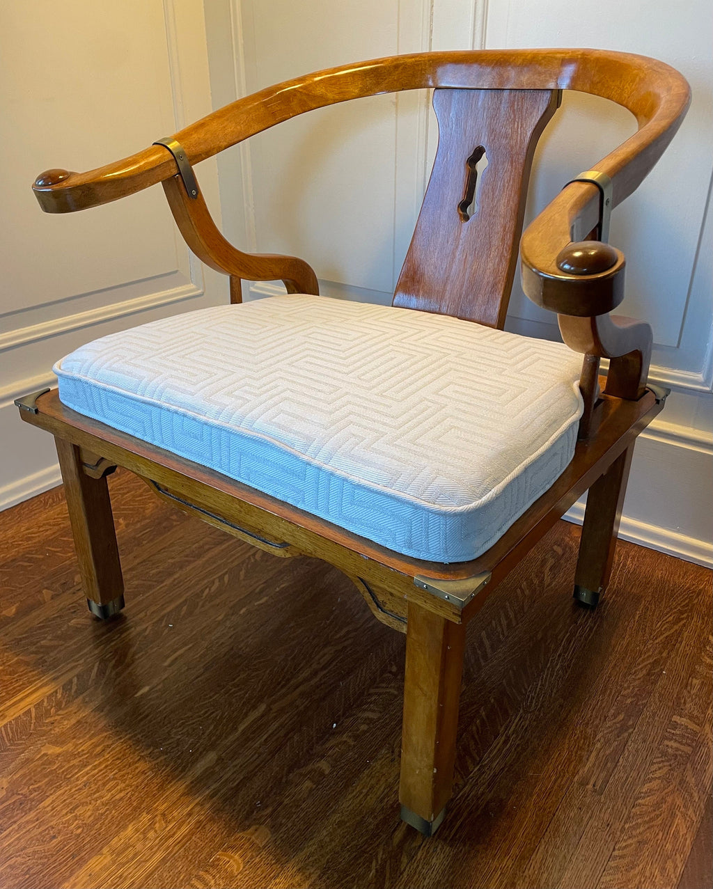Chinese Ming Style — Horseshoe Chair