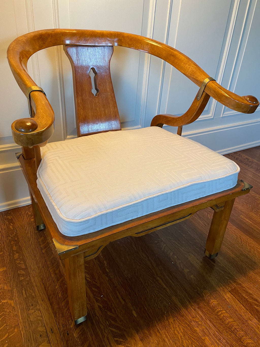 Chinese Ming Style — Horseshoe Chair