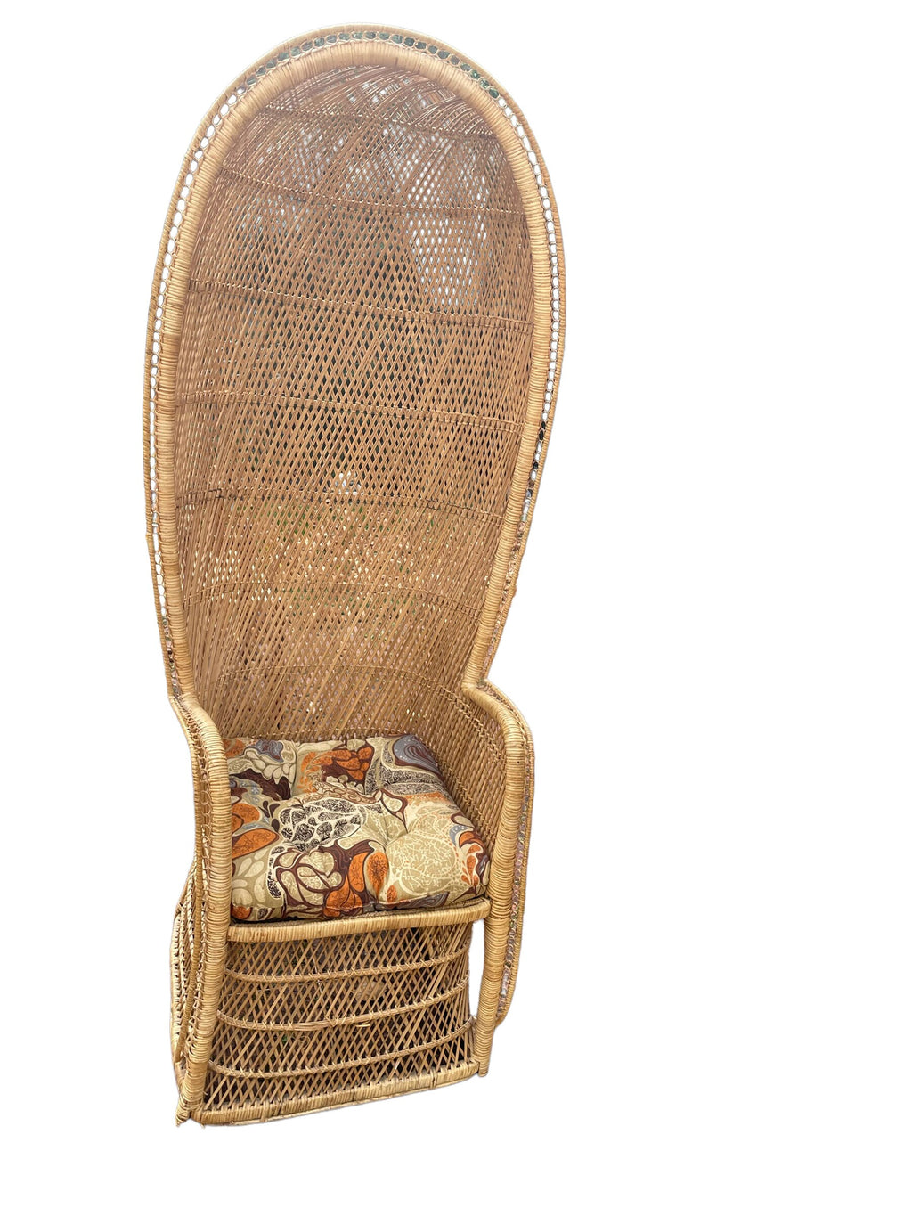 Peacock Chair — Rattan