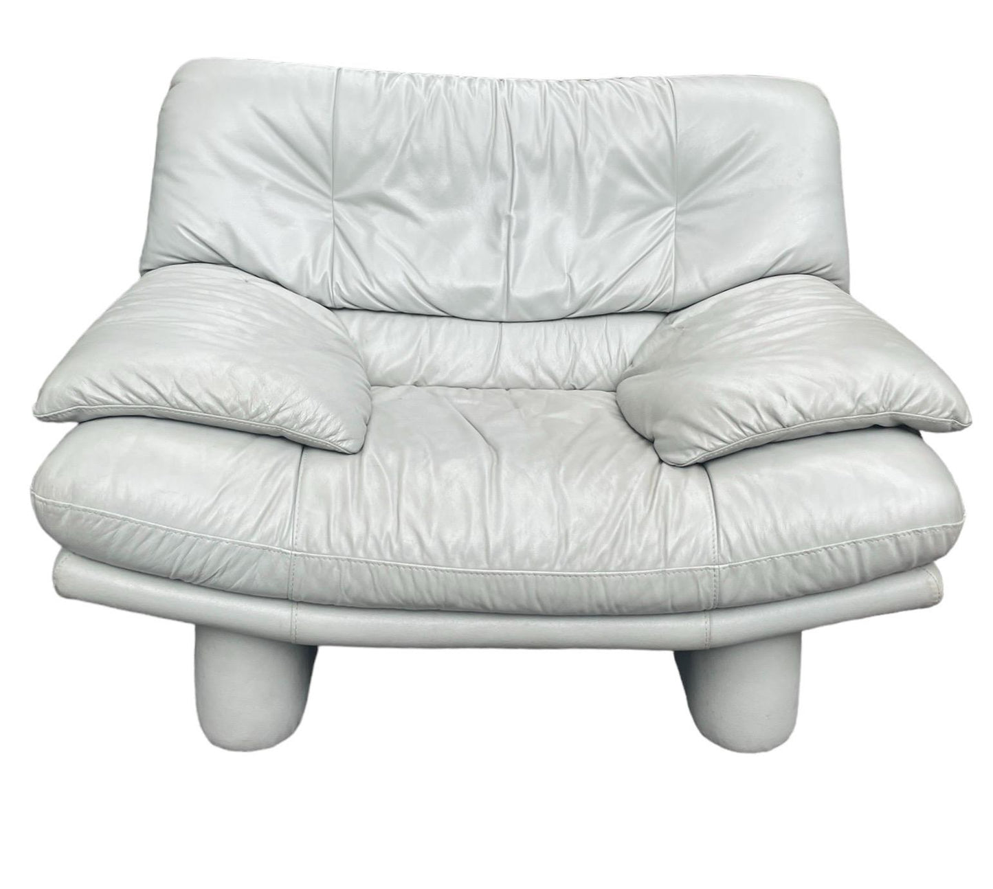 Postmodern Leather Armchair in the style of Nicoletti Salotti Italian Armchair circa 1970 in Gorgeous Cream Mid Century Modern White Leather