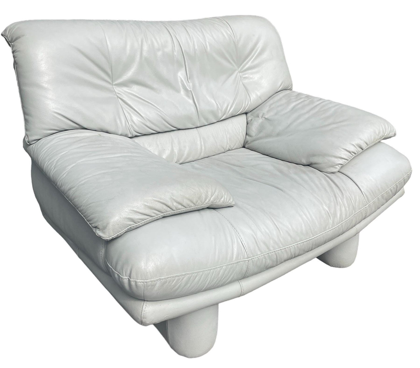 Postmodern Leather Armchair in the style of Nicoletti Salotti Italian Armchair circa 1970 in Gorgeous Cream Mid Century Modern White Leather