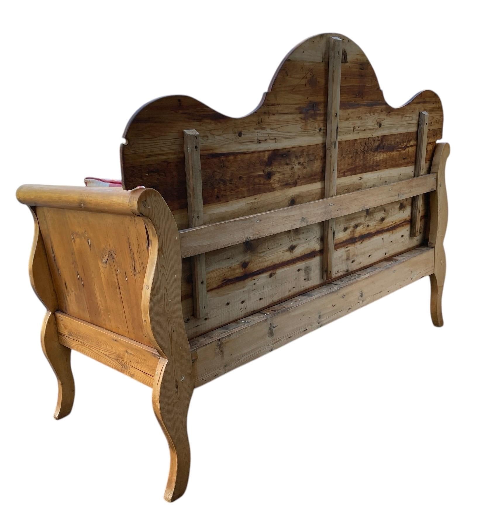 Settle Bench — Entry Bench