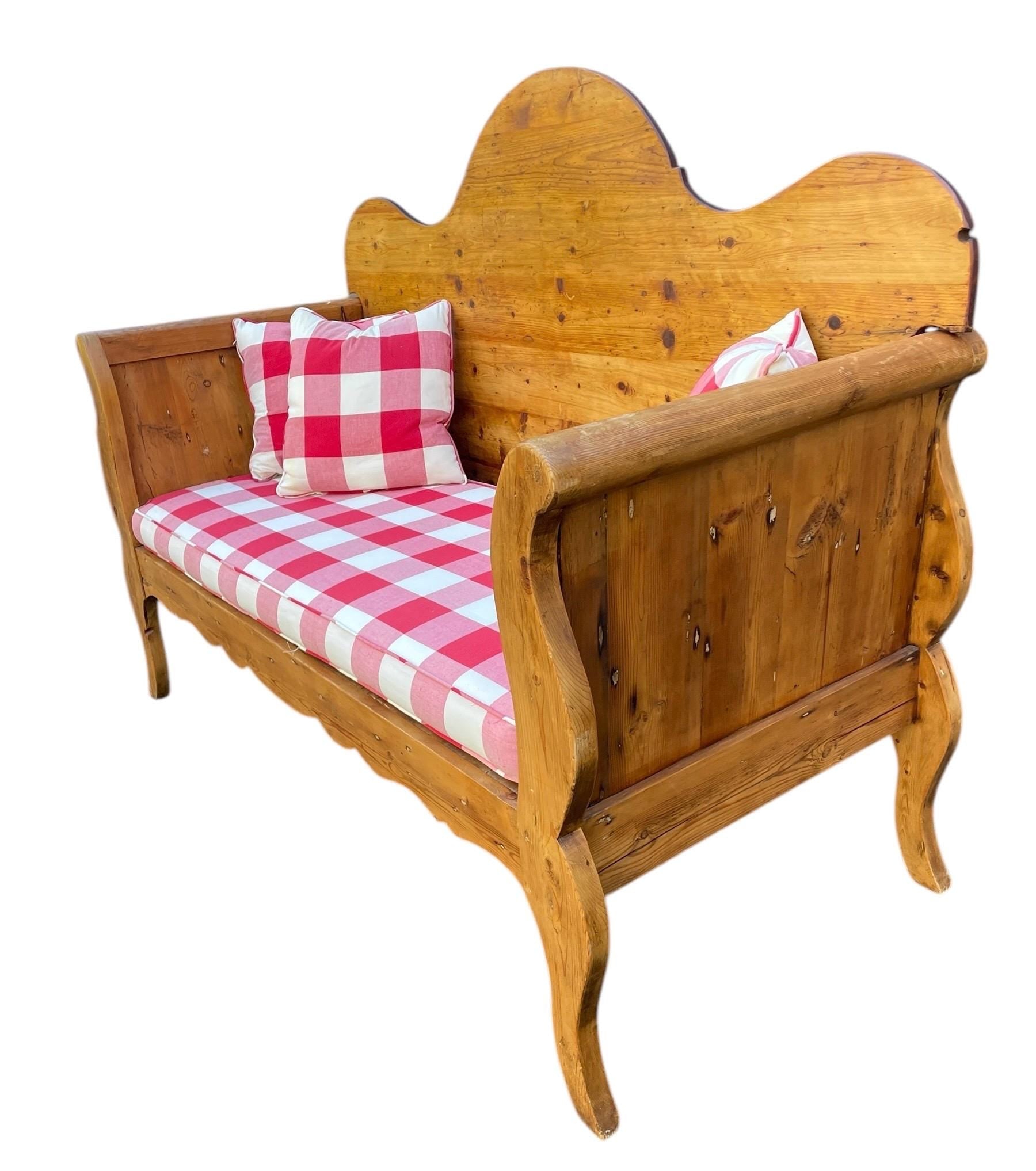 Settle Bench — Entry Bench