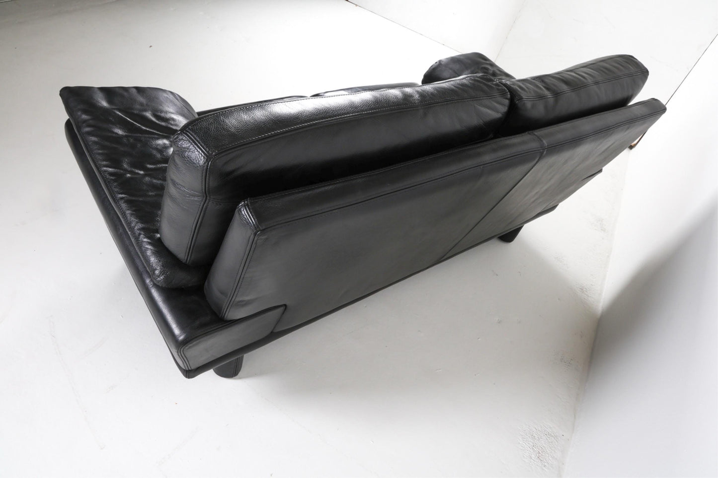 Black Leather Sofa Couch Postmodern Black Vintage Leather Postmodern Living Room Set Black Leather Sofa style of Roche Bobois Black Leather