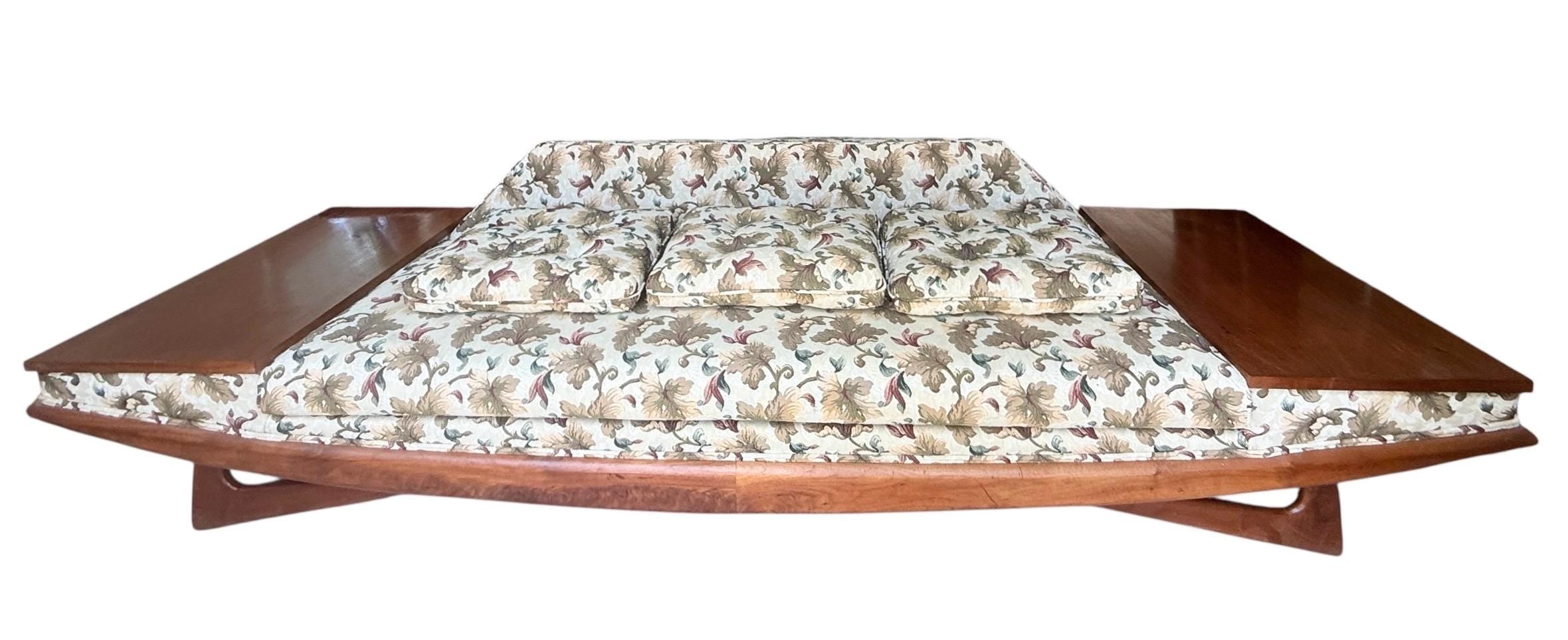 Adrian Pearsall — Gondola Sofa