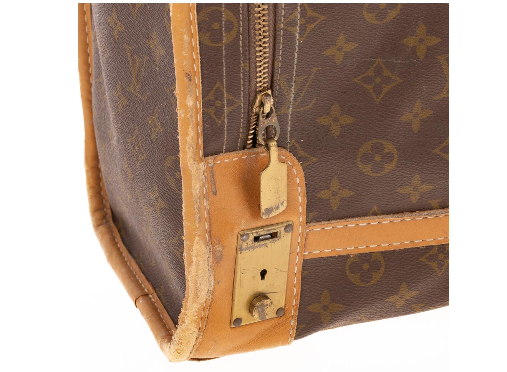 Louis Vuitton — Pullman Suitcase