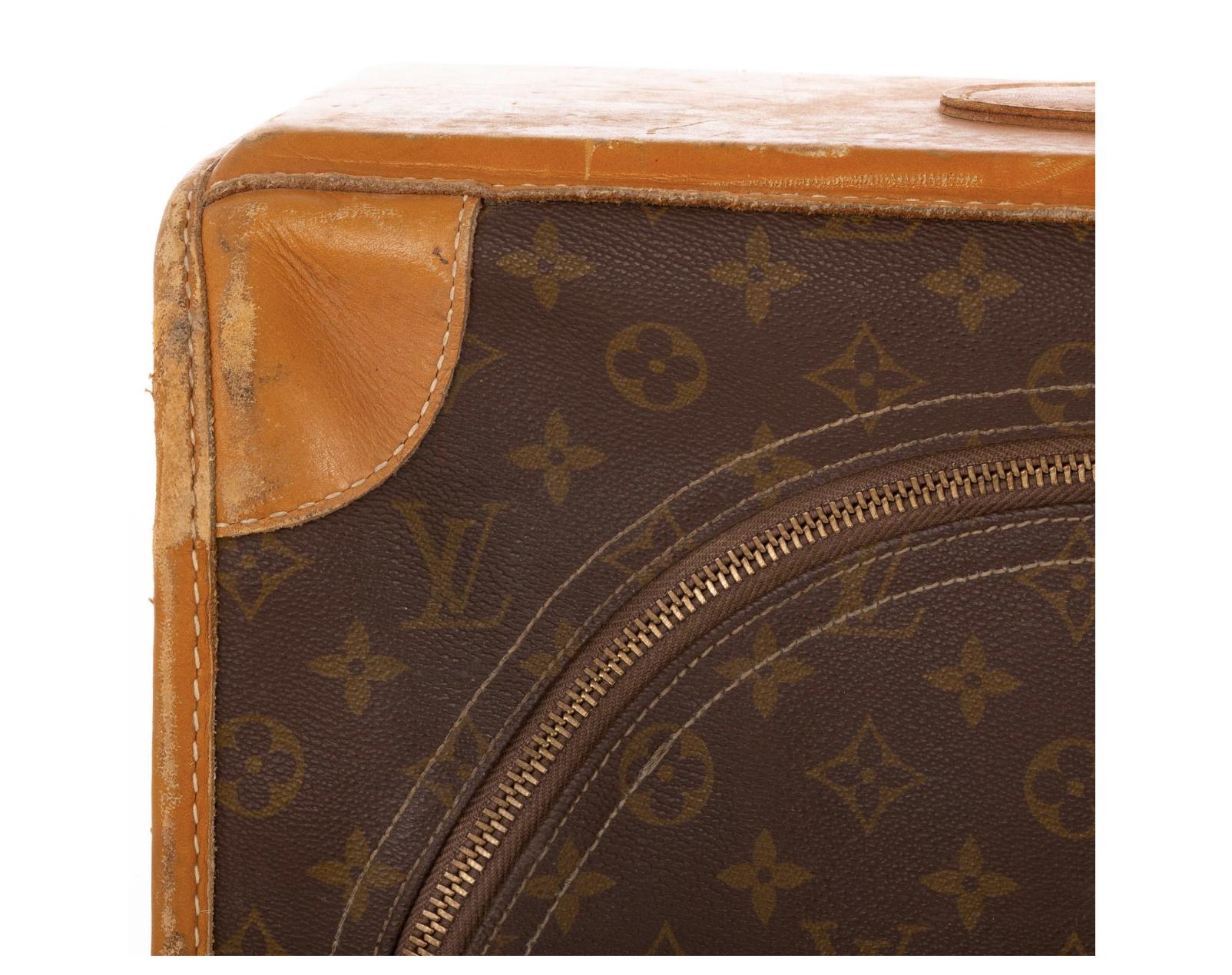 Louis Vuitton — Pullman Suitcase