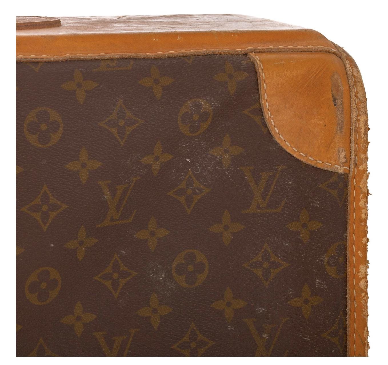 Louis Vuitton — Pullman Suitcase