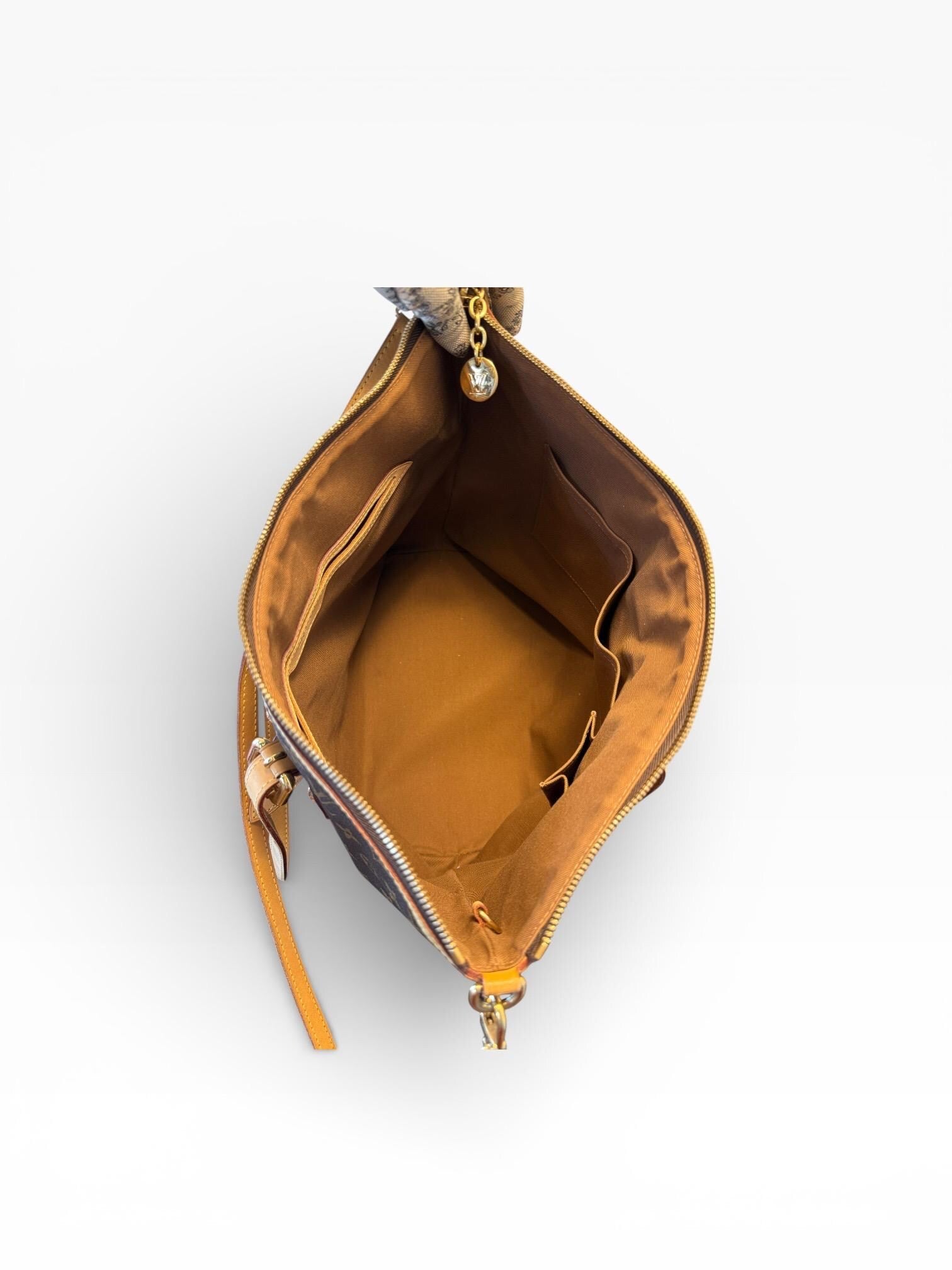 Louis Vuitton — Palermo GM Tote