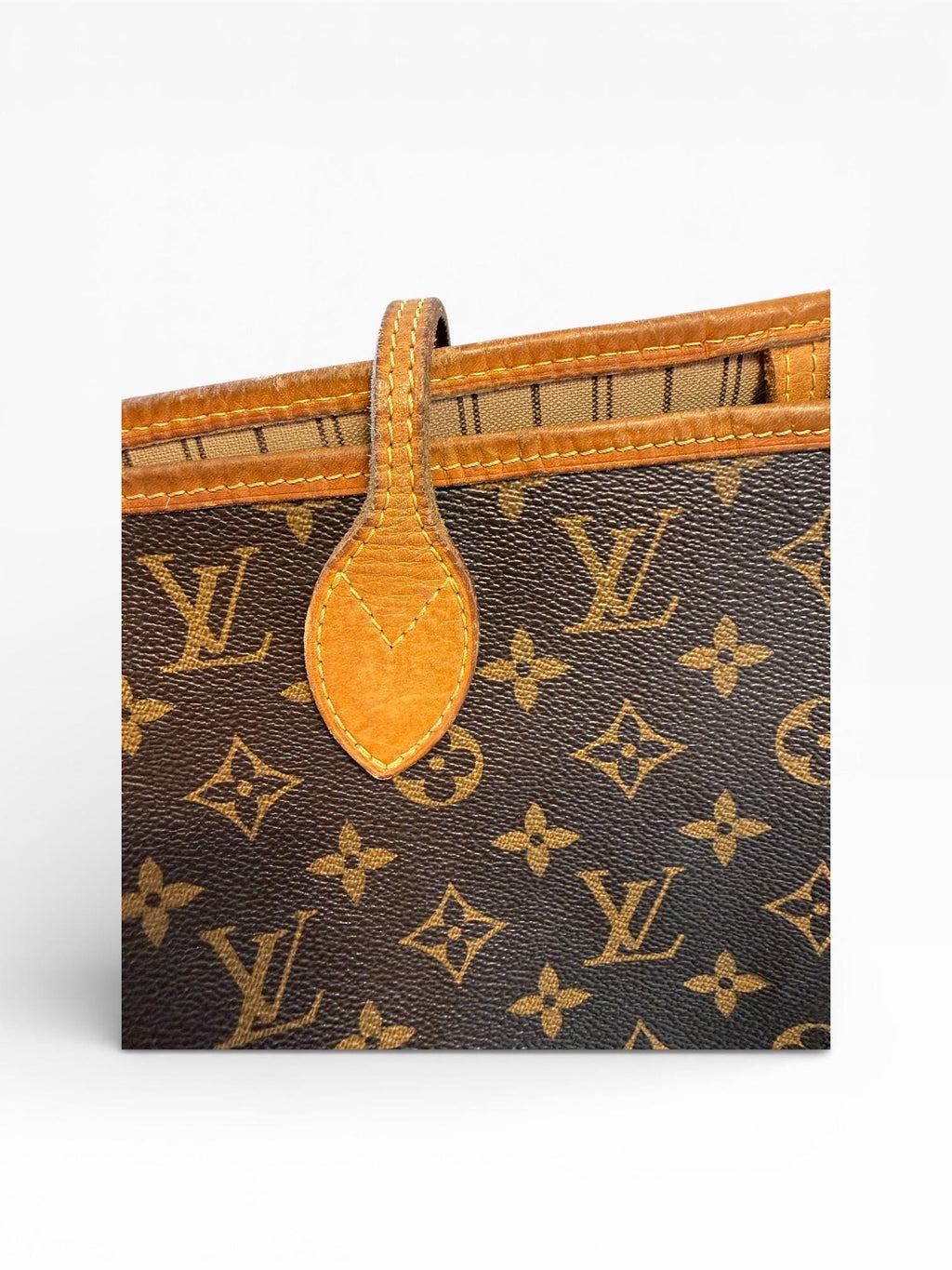 Louis Vuitton — Neverfull MM Tote