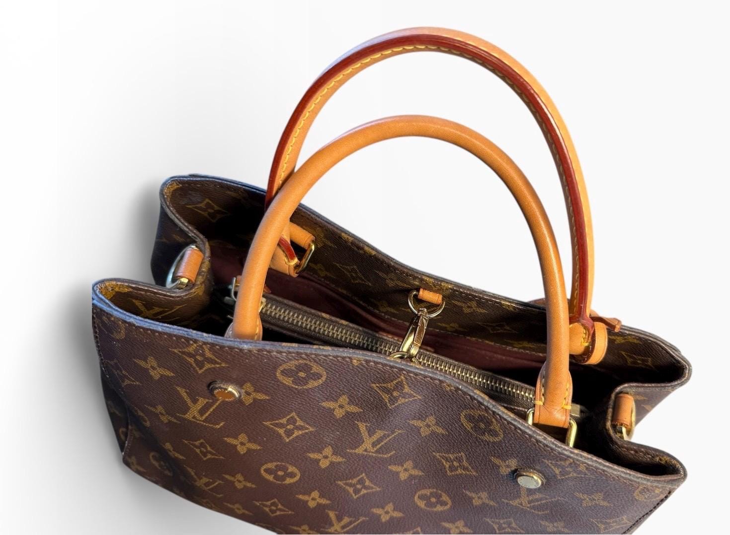 Louis Vuitton — Montaigne MM Bag