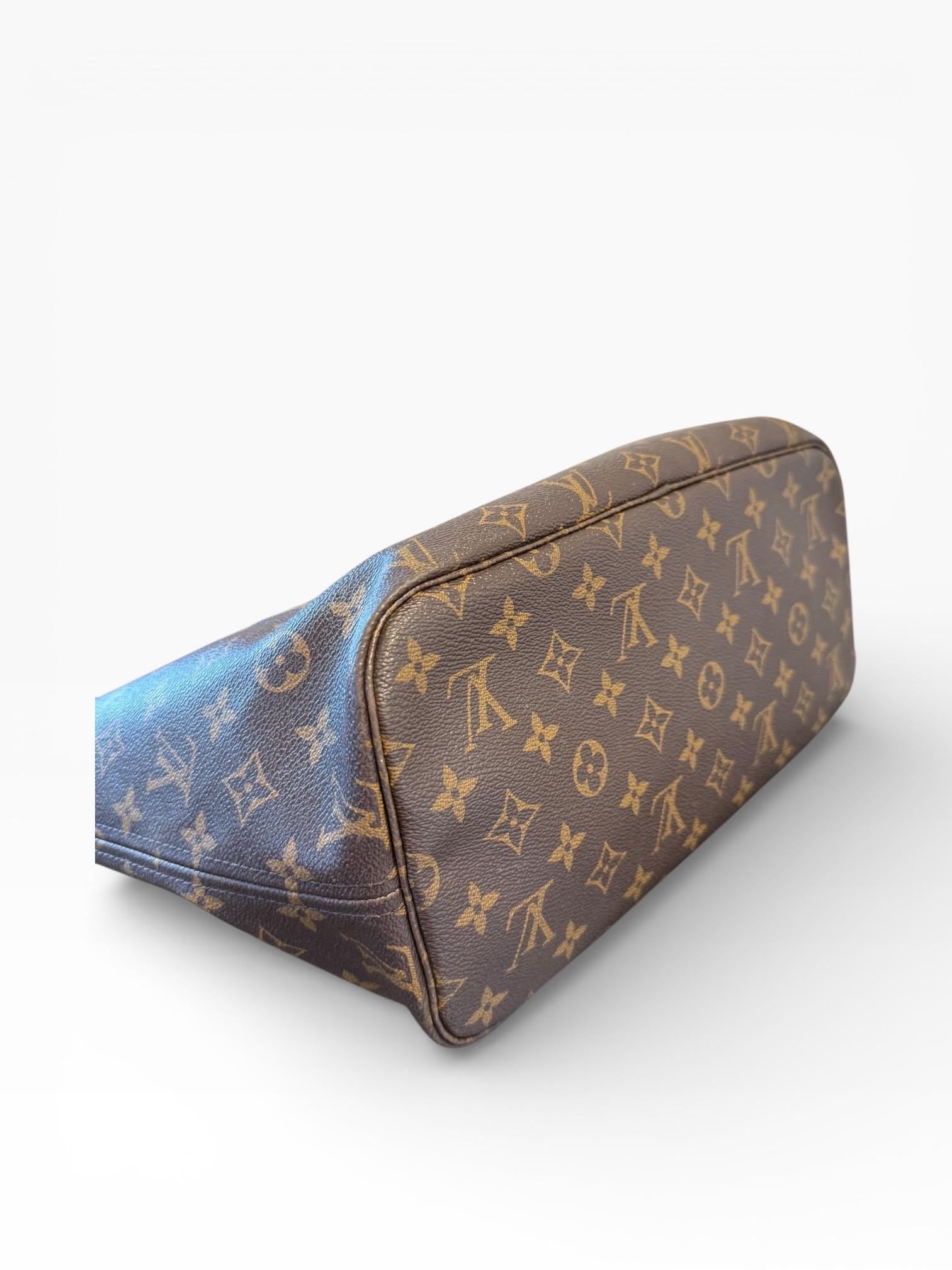Louis Vuitton — Neverfull MM Tote