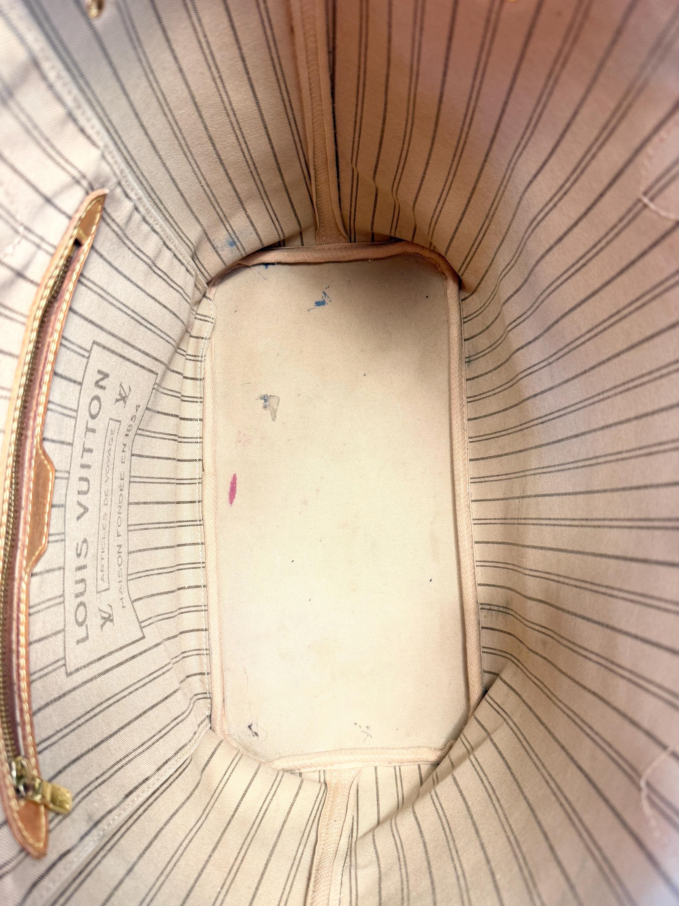 Louis Vuitton — Neverfull MM Tote